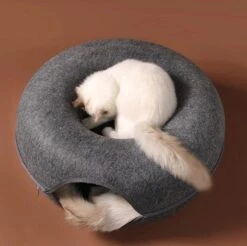Merkloos A.K.A. Kattentunnel En Kattenmand In-1 – Kattenspeelgoed Speeltunnel Kattenhuis – Kattenhol Rond Kattenspeeltjes - Cat Cave Donut - Antraciet Vilt -Huisdierbenodigdheden 1200x1196 4