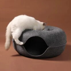 Merkloos A.K.A. Kattentunnel En Kattenmand In-1 – Kattenspeelgoed Speeltunnel Kattenhuis – Kattenhol Rond Kattenspeeltjes - Cat Cave Donut - Antraciet Vilt -Huisdierbenodigdheden 1200x1200 548
